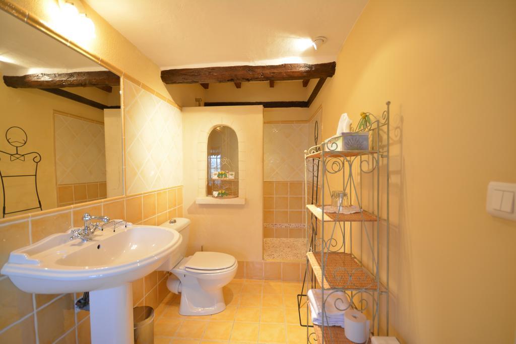 Bastide Des Princes B&B Caderousse Buitenkant foto